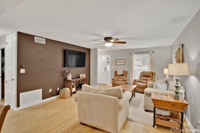 Photo - GATED TOWN SOUTH ESTATES-BEAUTIFUL 4/3 TOWNHOUSE
