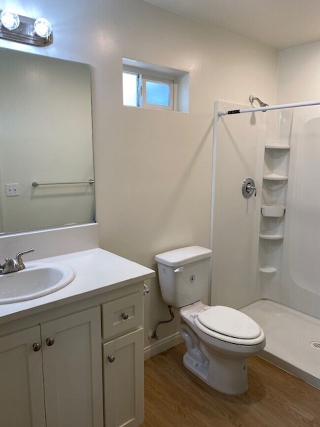 Photo - 611 Ann Arbor Dr Unidad A