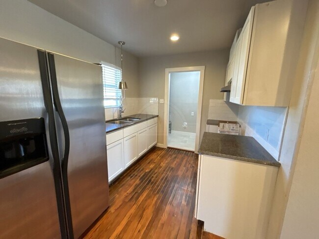 Photo - 707 N Main St