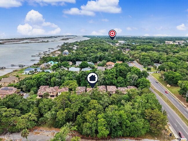 Photo - 490 Soundview Ct