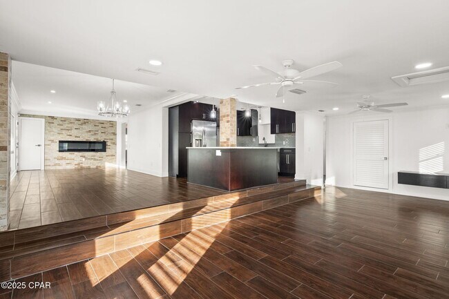 Photo - 1528 Oak Ave