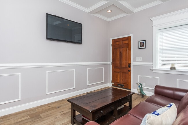 Photo - 736 Light St