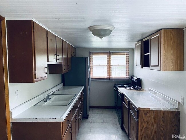 Photo - 214 E 11th St