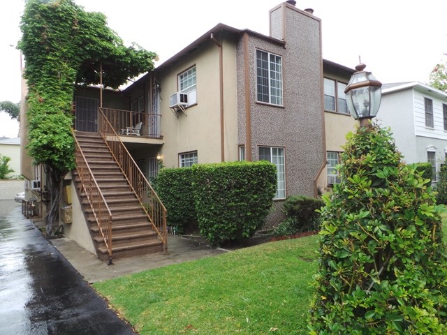 2 bed 2 bath home - 11247 Camarillo St Apartment Unit 11247