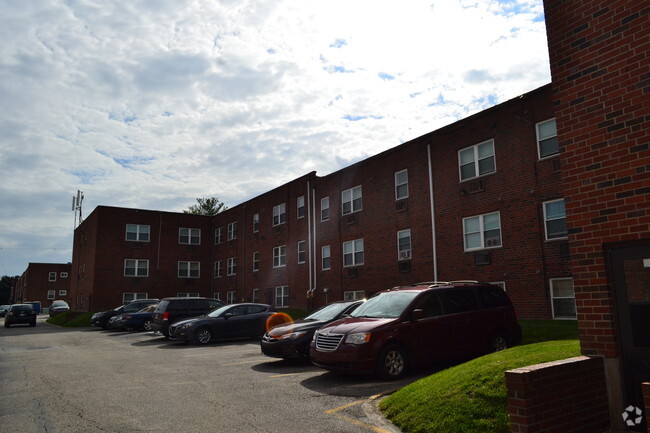 Building Photo - Haverford Manor Rental