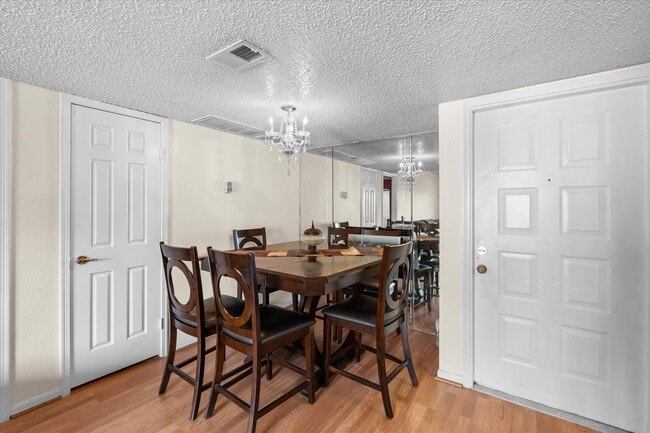 Photo - 2830 S Bartell Dr Unidad True