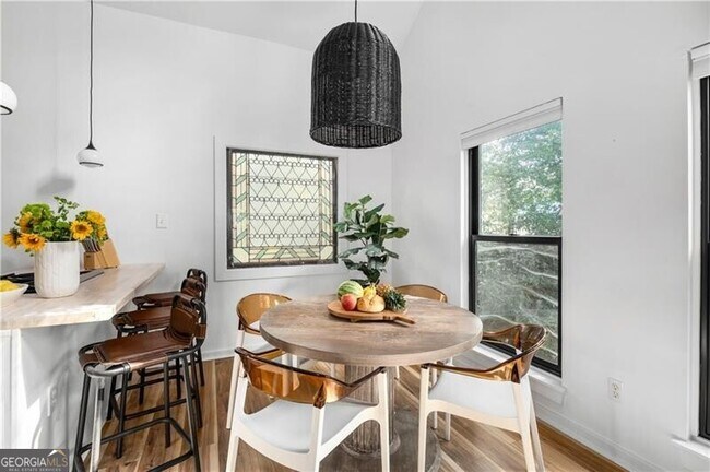 Photo - 119 Ashland Dr NE