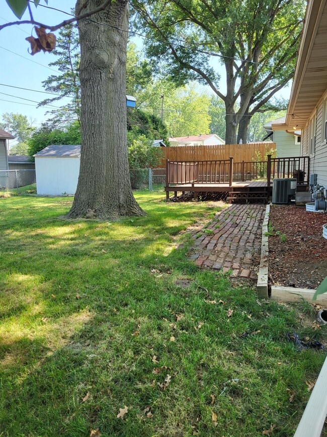 Photo - 1324 Hillside Dr