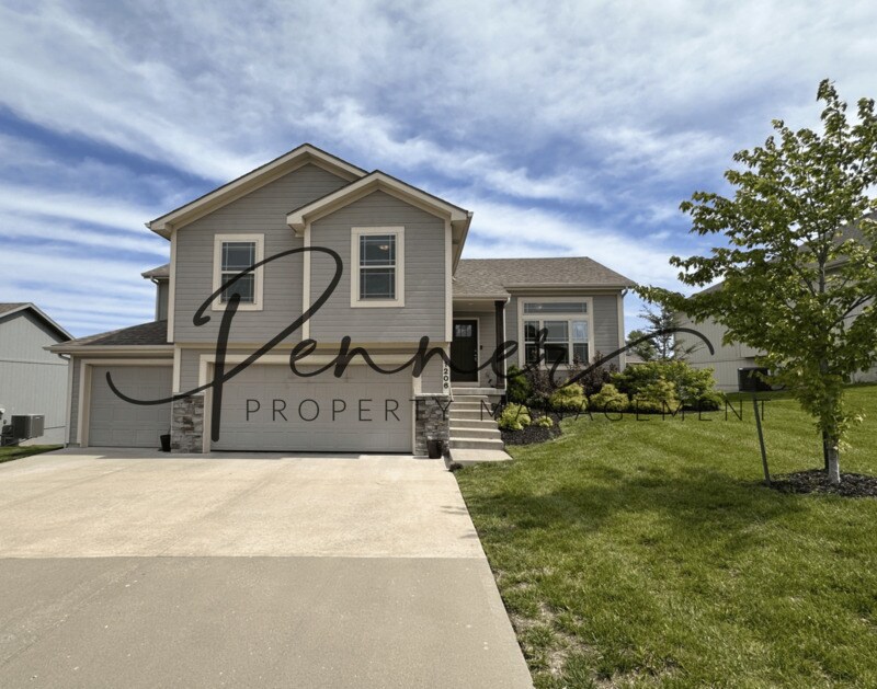 Photo - 1206 Cooper Dr House