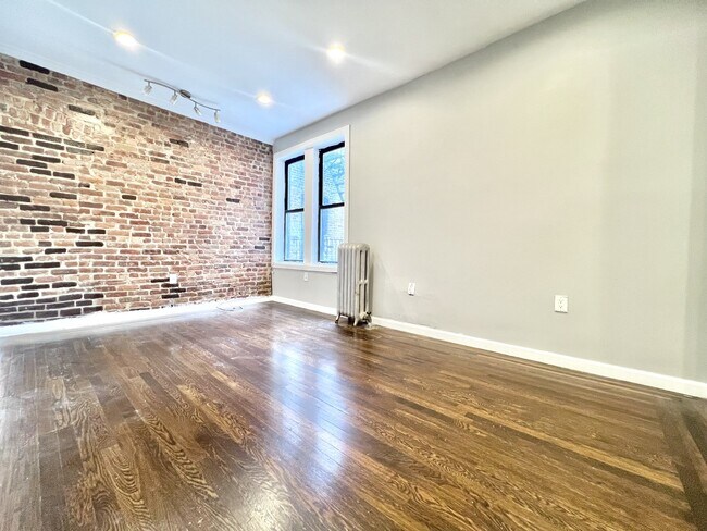 Photo - 541 W 150th St Unidad 8