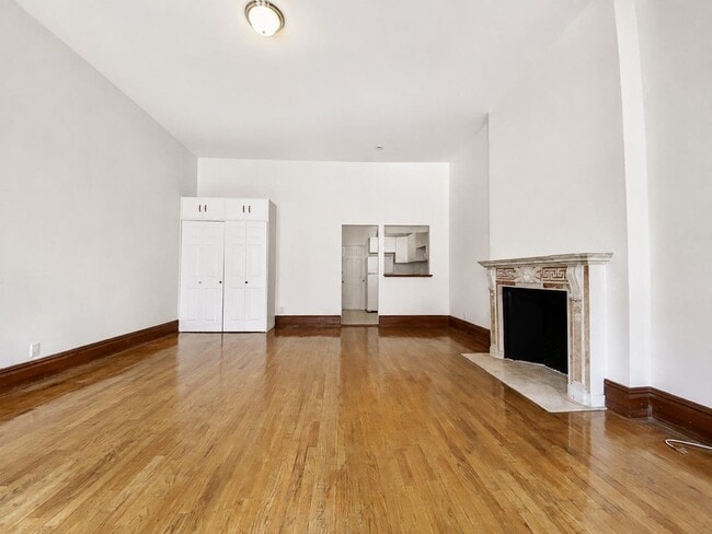 302 W 107th St Unit 1A