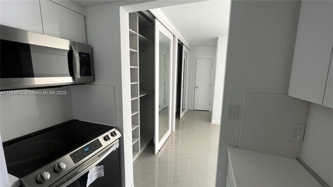 Photo - 800 West Ave Unit 832