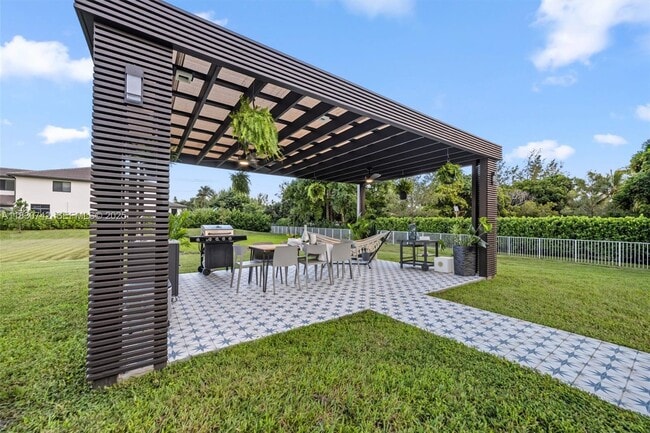 Photo - 5000 SW 159th Ave