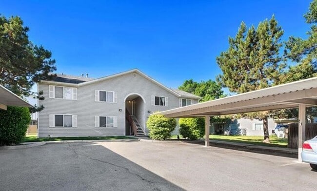 Building Photo - Cute 2 bed/1.5 bath Boise
