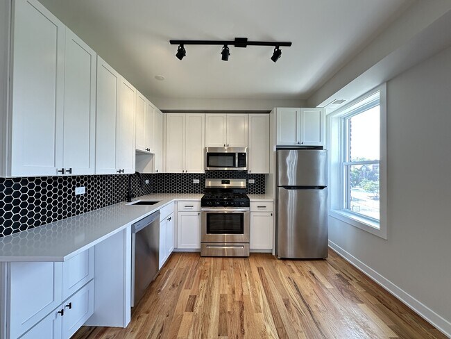 Photo - 643 W Wrightwood Ave Unit 413
