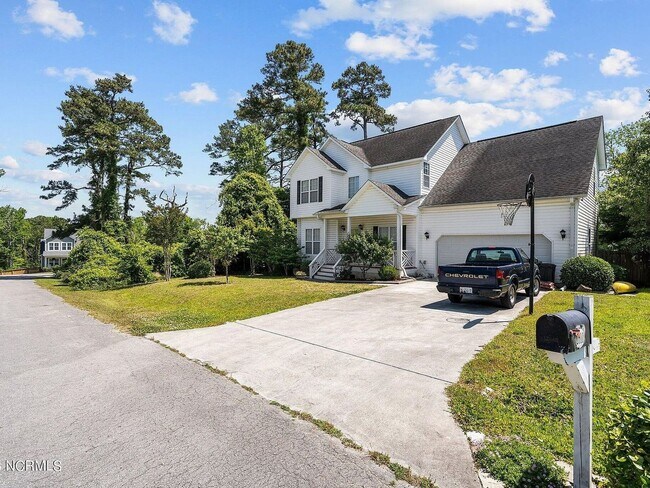 Photo - 1010 Meridian Dr