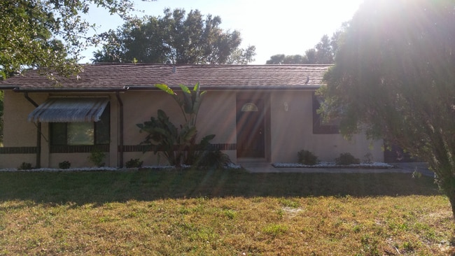 Building Photo - 6833 Myrtlewood Rd Rental