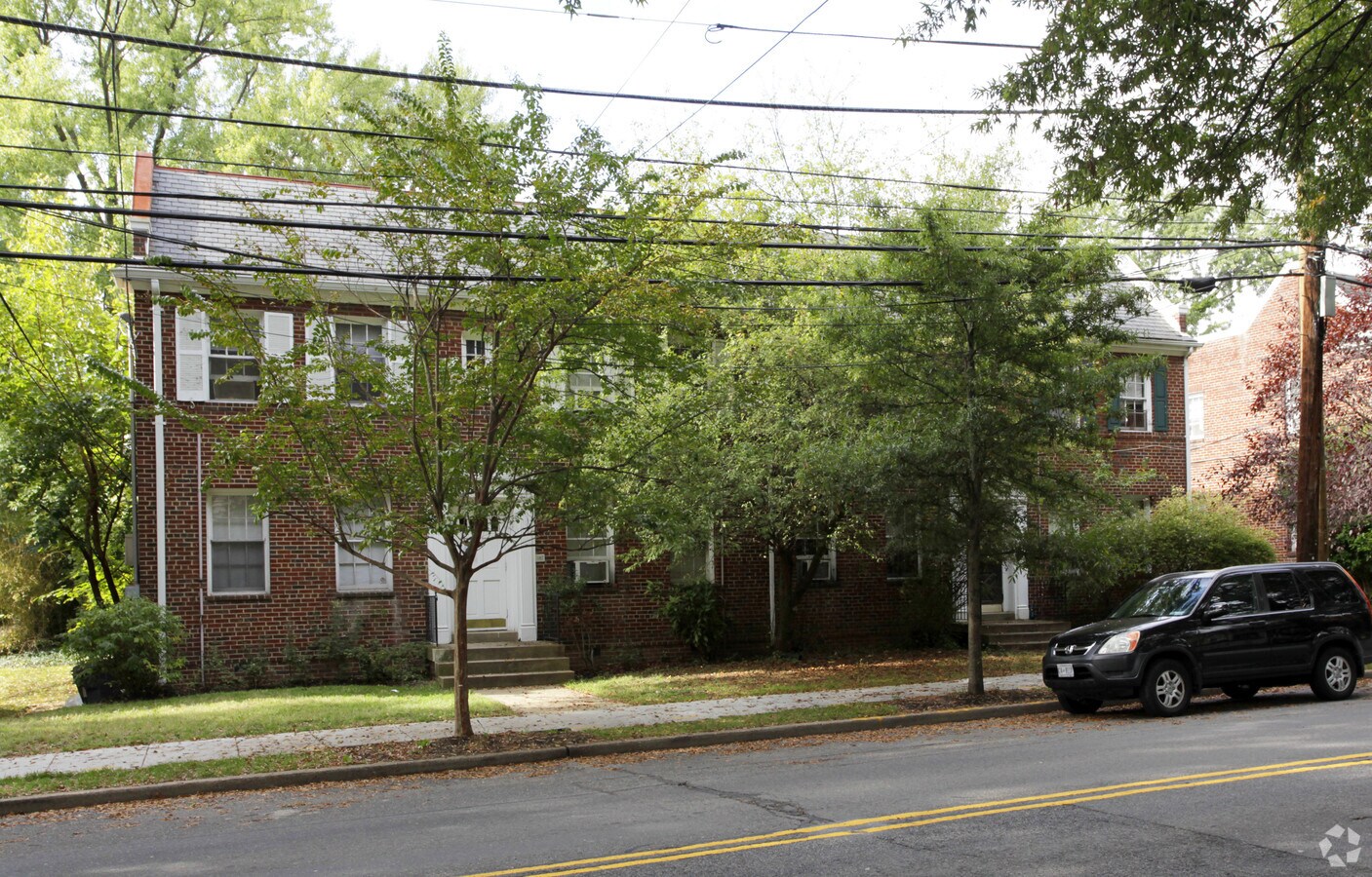 Primary Photo - 4500 MacArthur Blvd NW