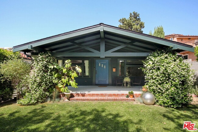 Building Photo - 2321 Observatory Ave Rental