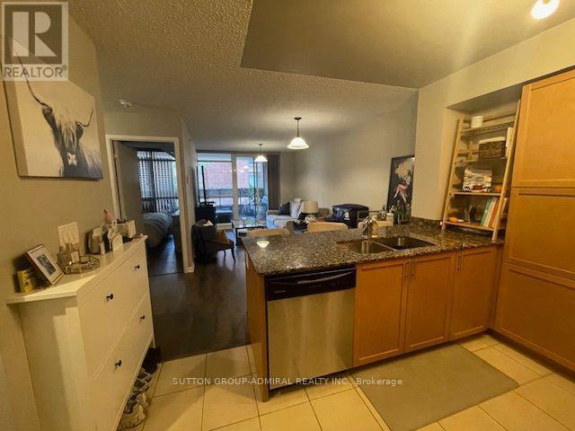Photo - 800 Lawrence Ave W Unit 403