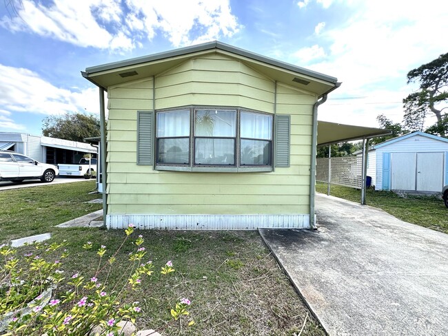Photo - FIRST MONTH RENT FREE! Cute and Quiet 2/2 in N. Ft. Myers