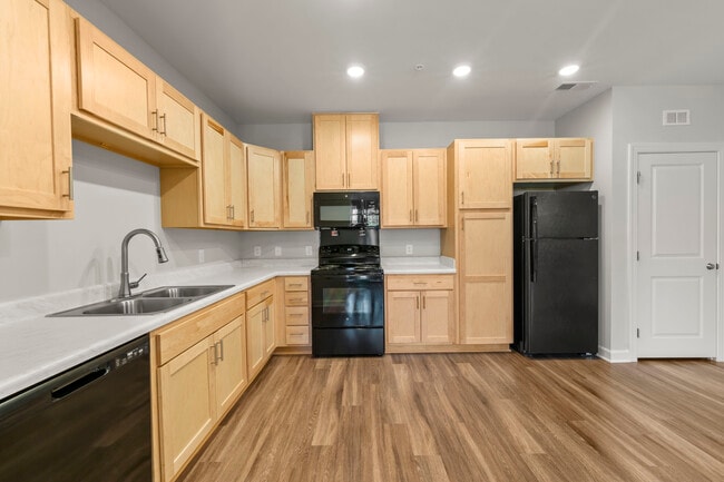 Building Photo - Evoke Living at Morris Field