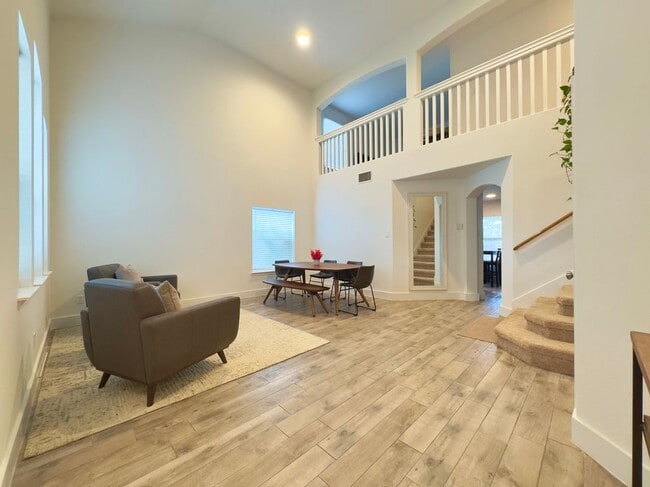 Photo - 1404 Laguna Cove