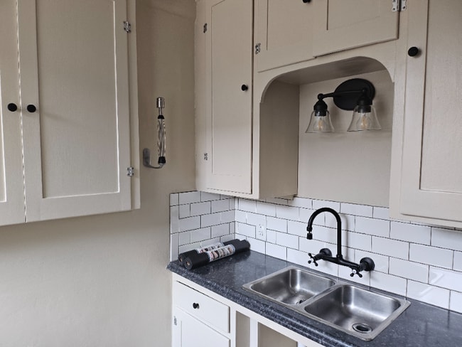 Photo - 1221 S Division St