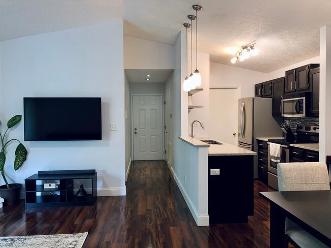 Photo - 8859 Eagleview Dr Unidad 10