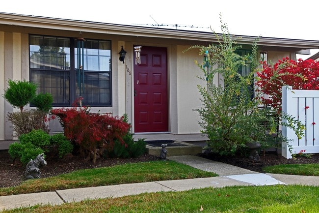 Photo - Hampshire I Apartments