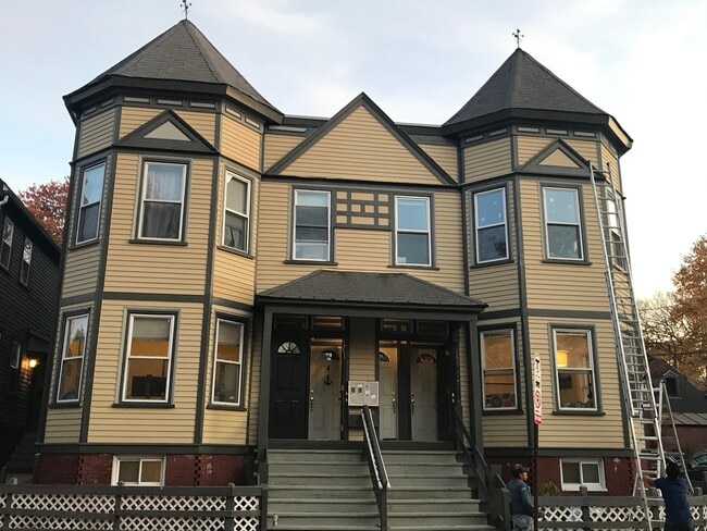 Building Photo - 204 River St Unit 210