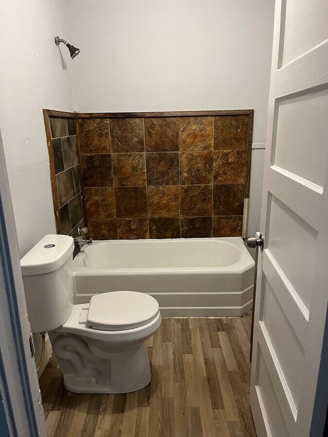 Photo - 105 N Elm Ave