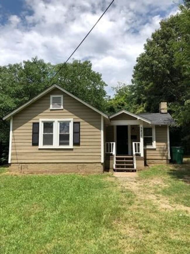 Building Photo - Conveniently Located Charming 2-bedroom 1-... Rental