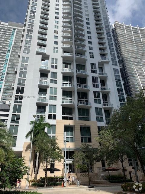 Building Photo - 1050 Brickell Ave Unit 3220 Rental