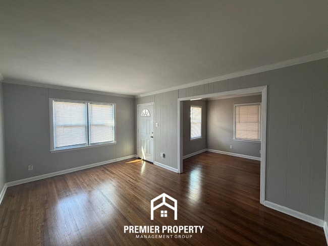 Photo - Spacious 1,967 Sq Ft Home in 38111 - Hardwood Floors, Fireplace & Fenced Yard