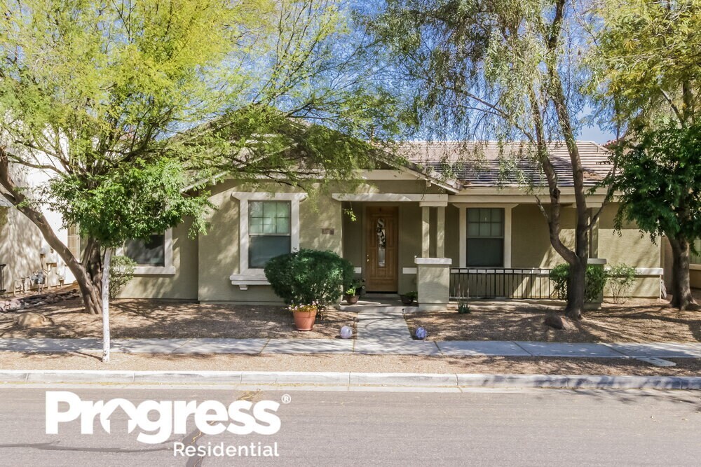 Photo - 3258 E Ivanhoe St