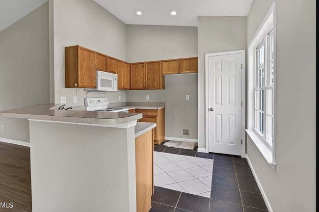 Photo - *** Promotion -- Start lease by January 1 and receive $500 off first months rent!! Renovated hom...
