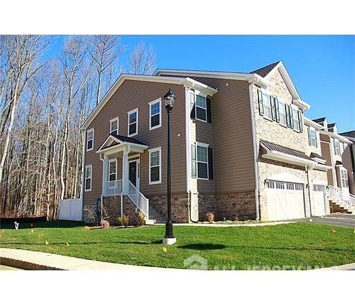 Building Photo - 204 Downey Ln