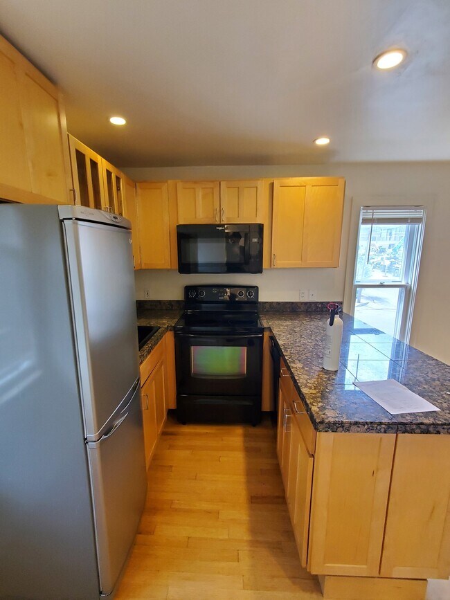 402 Maxwell Ave Unit 3