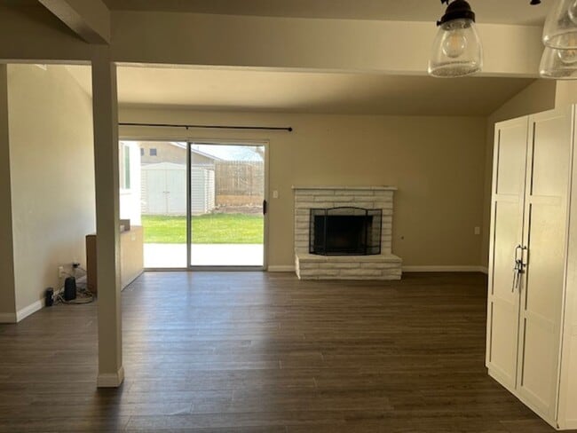 Photo - 3 Bed 2 Bath House located in the Heart of Tehachapi! Available 3/1/2026!