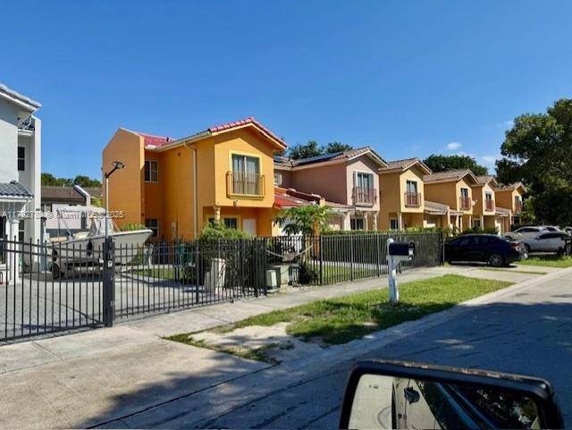 Photo - 621 SW 10th St