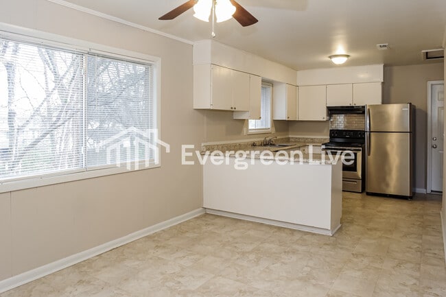 Photo - 2620 Rockwell Rd NW