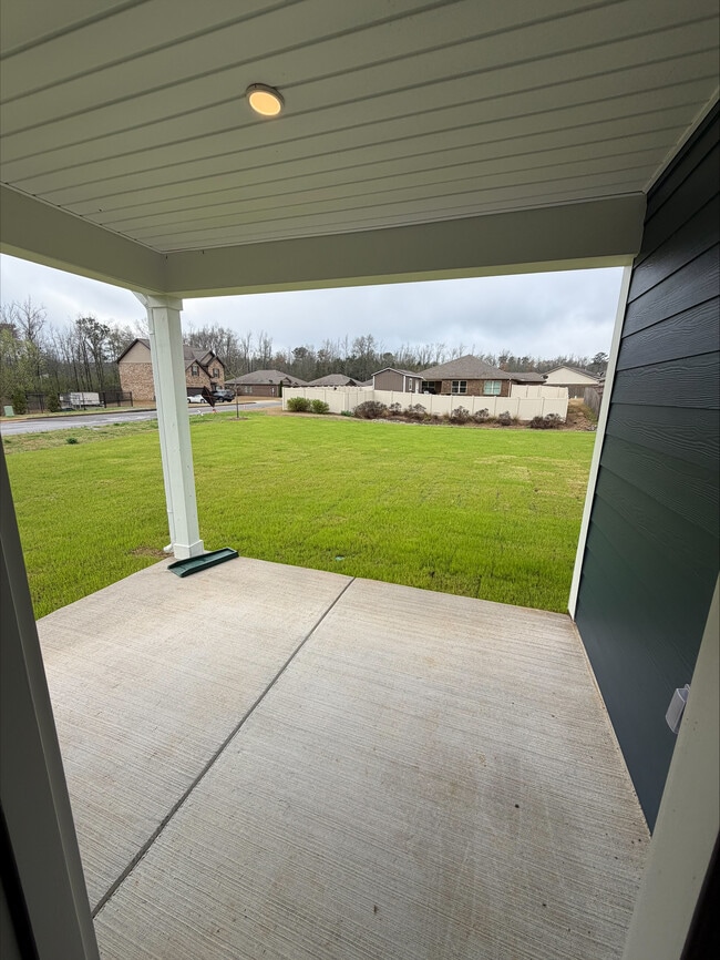 1140 Waverley Ln