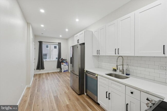 Building Photo - 1250 S 27th St