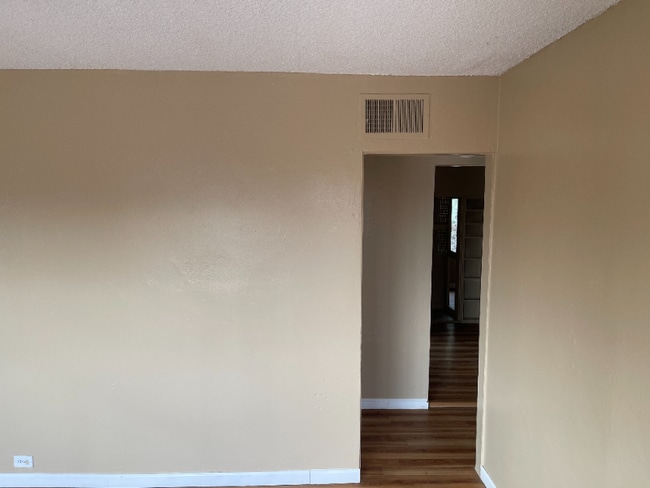 Photo - 100 N M St Unidad 104