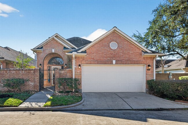 Building Photo - 8023 Oakwood Hollow St