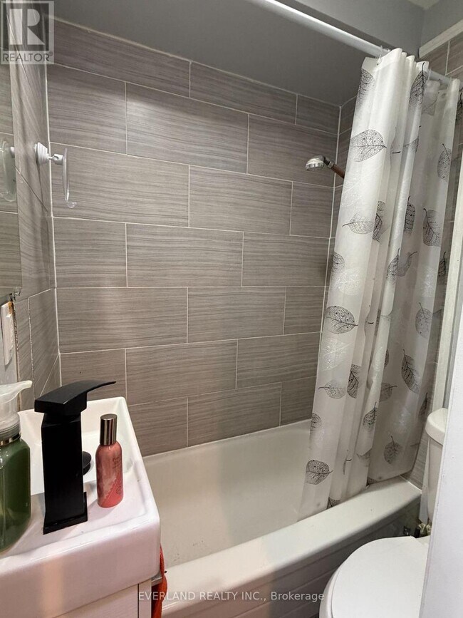 Photo - 850 Bathurst St Unité 4