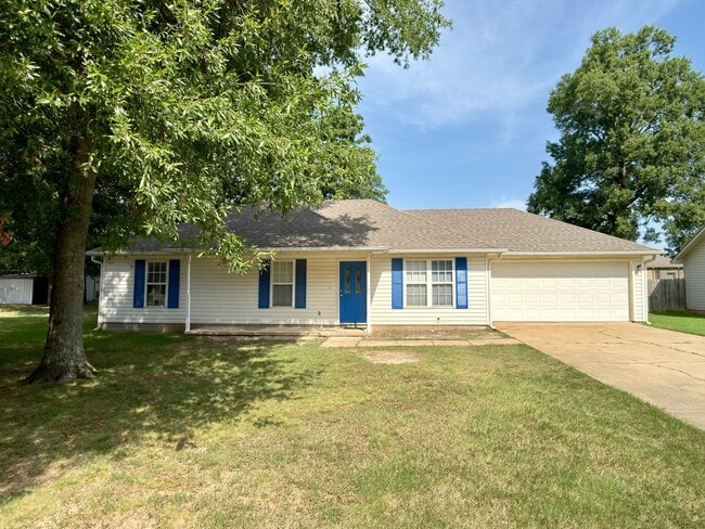 Building Photo - 3 Bed, 2 Bath Home with Fenced Backyard and 2-Car Garage in Brookland