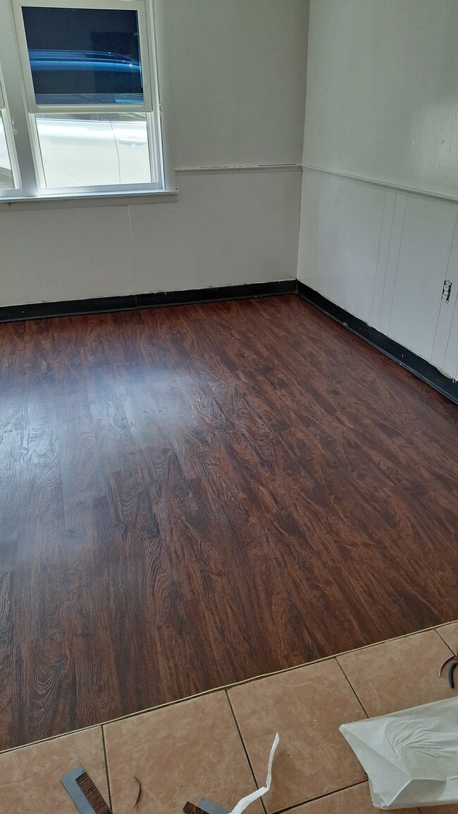Photo - 733 W 5th St Unit Studio Apt