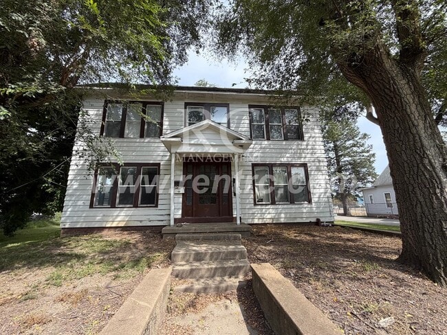 Building Photo - 327-2 Robinson-